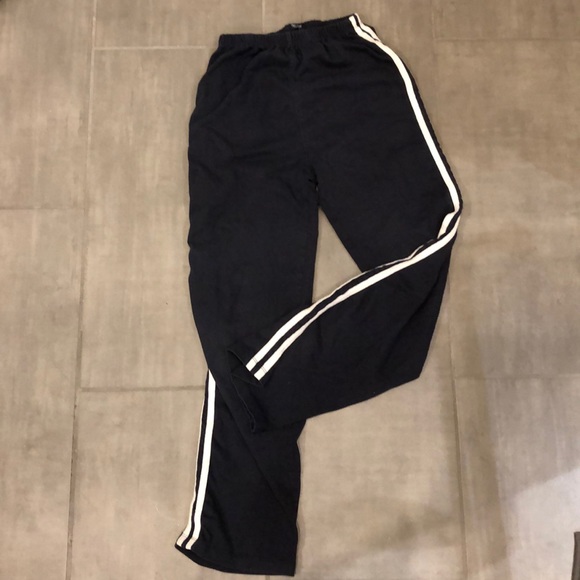 Brandy Melville Pants - Brandy Melville sweatpants